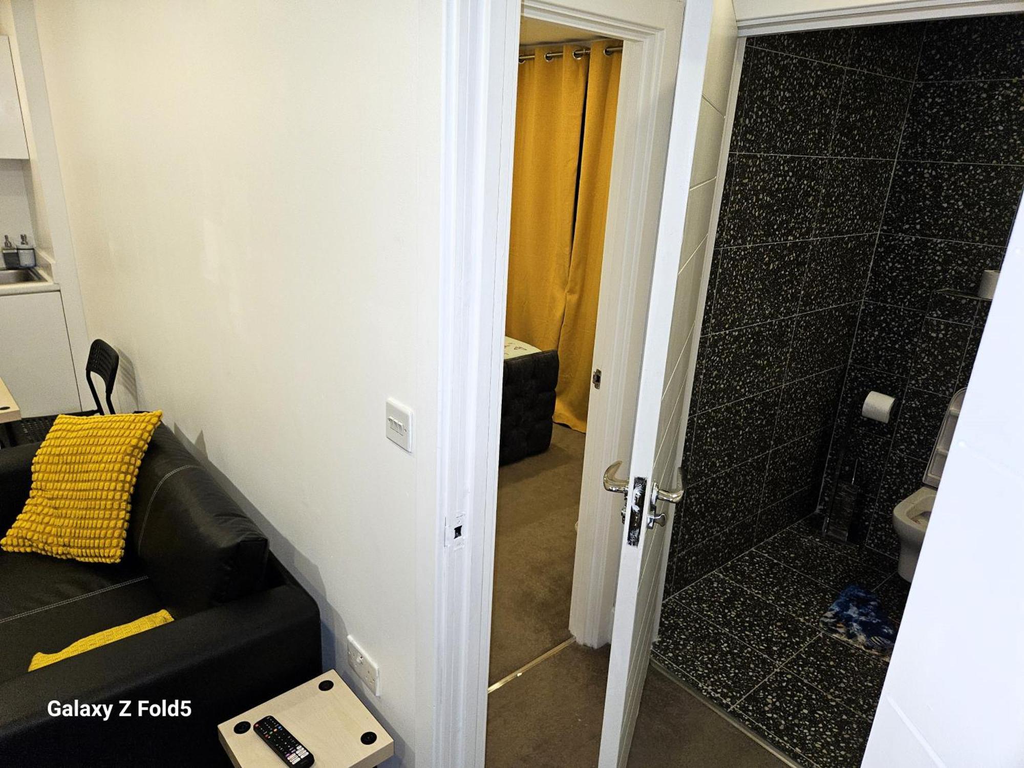 Apartamento Sleephouse Partying Is Not Allowed Pls Londres